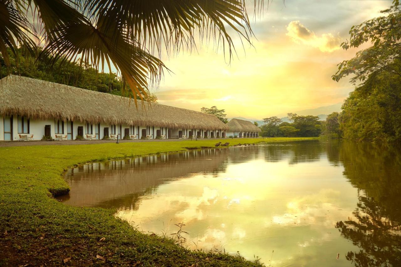 Hotel Reserva De Piedemonte ビリャビセンシオ エクステリア 写真